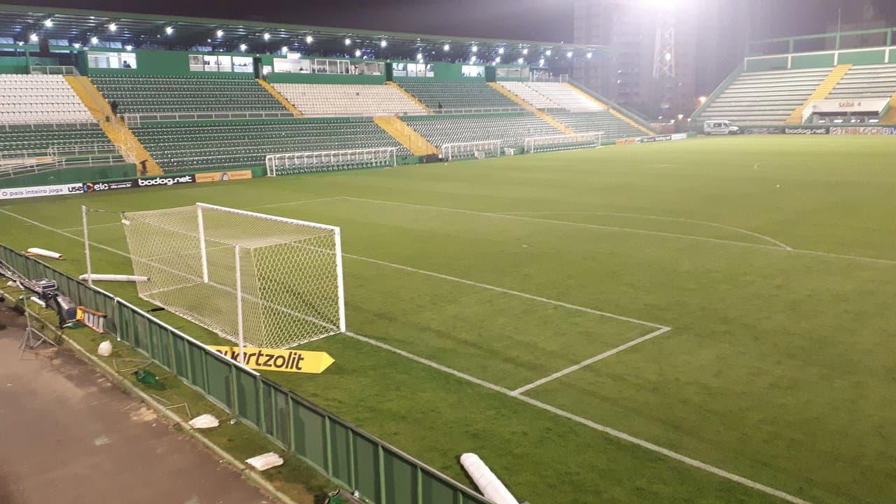 Gigante da colina busca primeira vitória