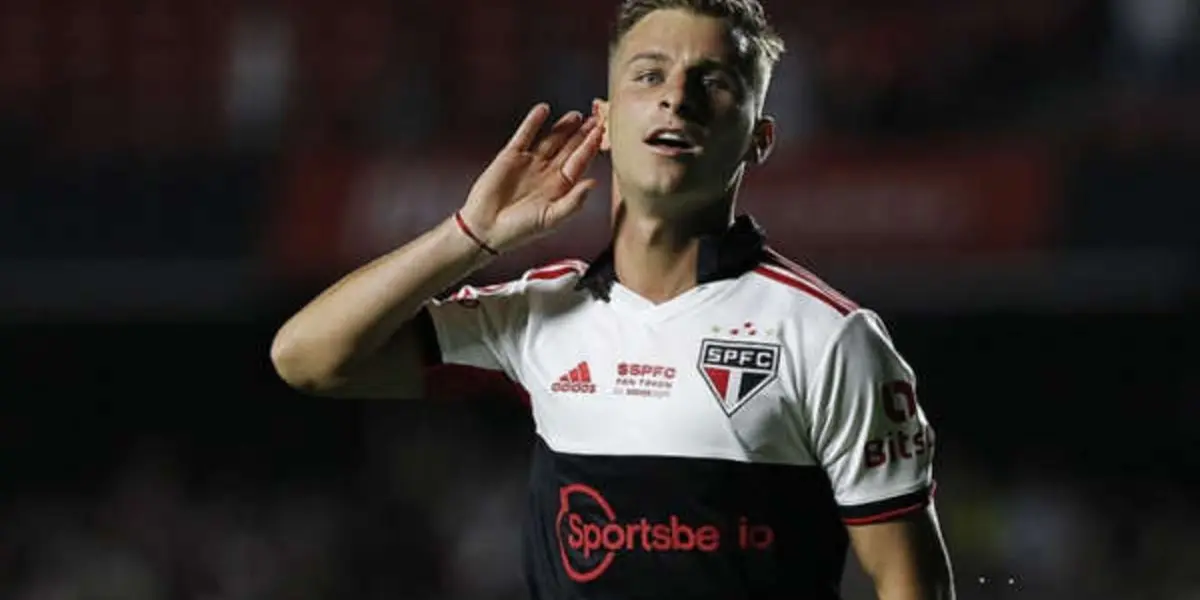 Giuliano Galoppo, meio-campista argentino do São Paulo, vem sendo um dos destaques do time nesta temporada e, consequentemente, chamou a atenção de estrangeiros