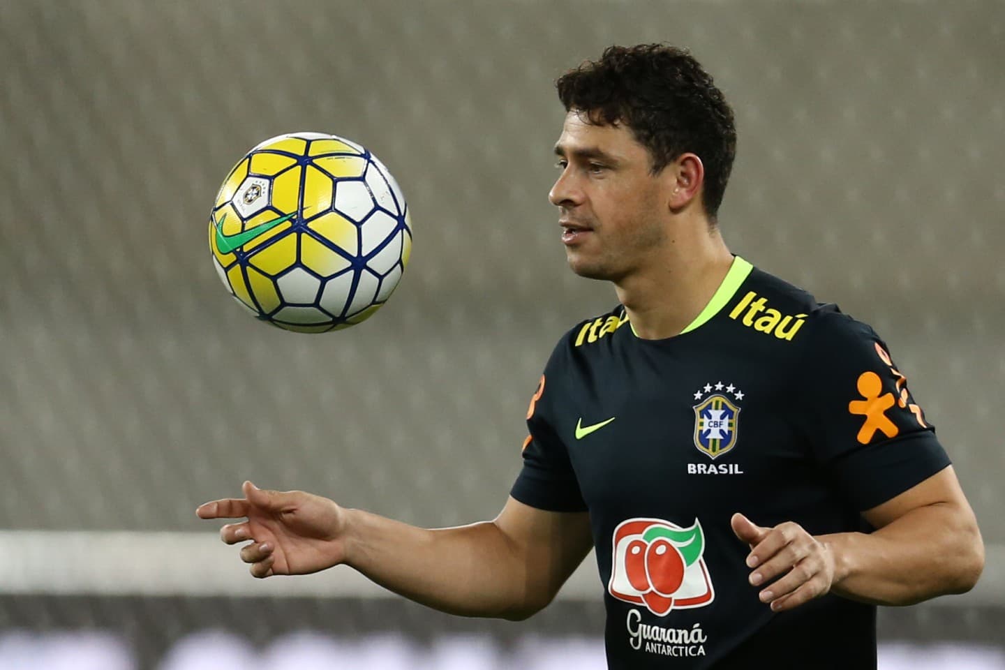Giuliano pode ser o próximo reforço do Corinthians