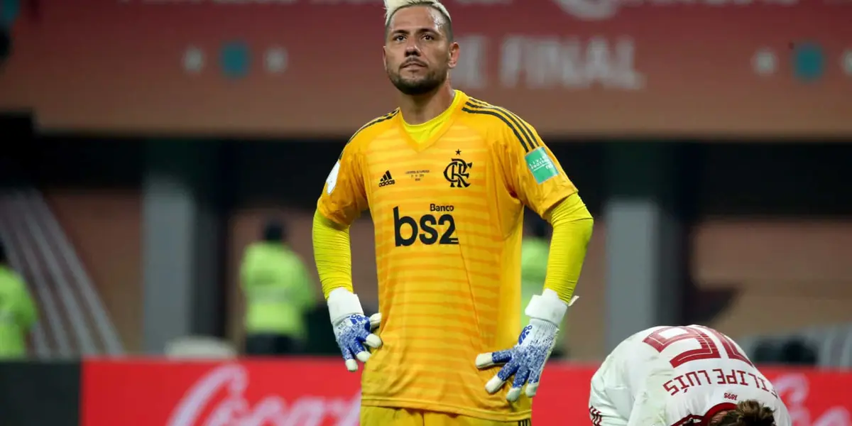 Goleiro chegou a defender um pênalti na partida, mas não evitou a derrota do Mengão