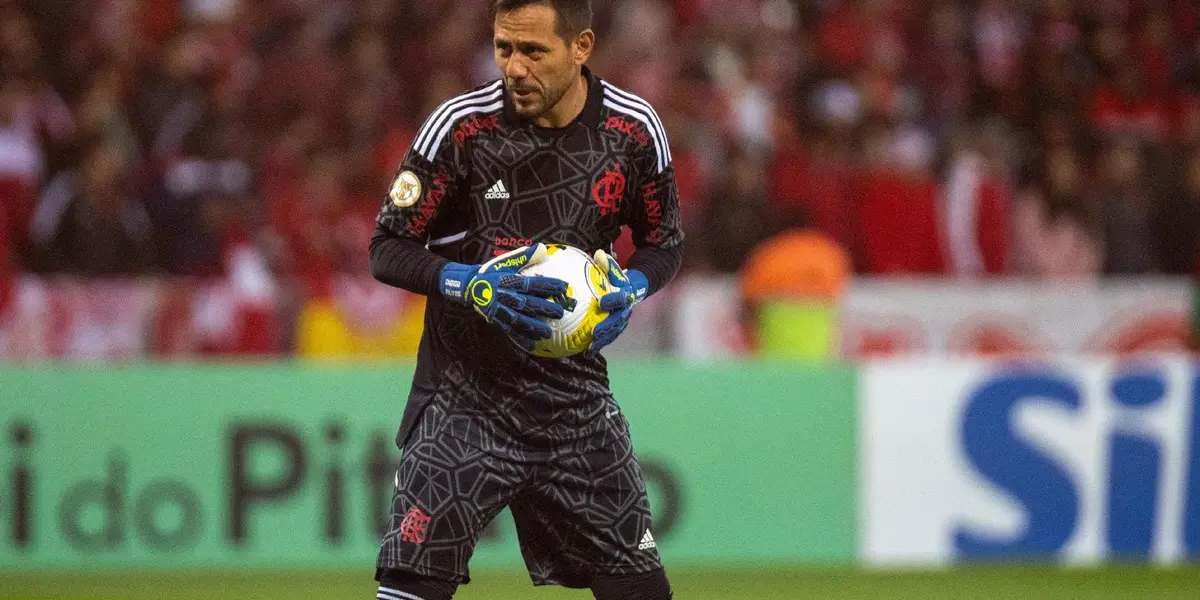 Goleiro deixou o Flamengo após cinco anos e vários títulos conquistados nesse período