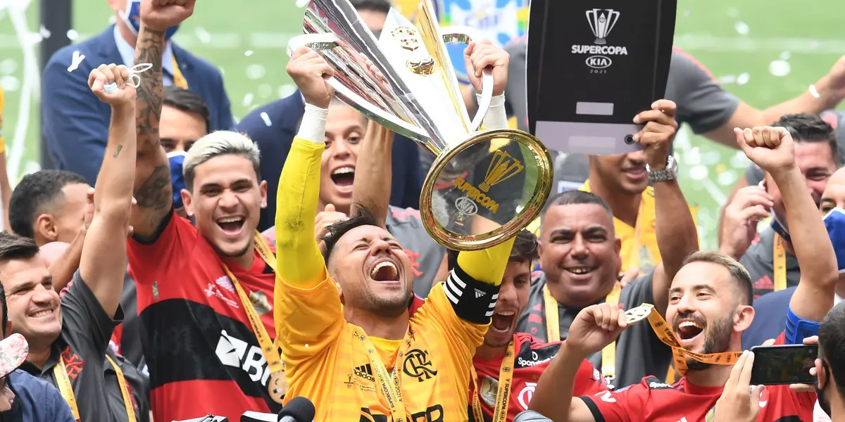 Goleiro do Mengão participou de leilão beneficente