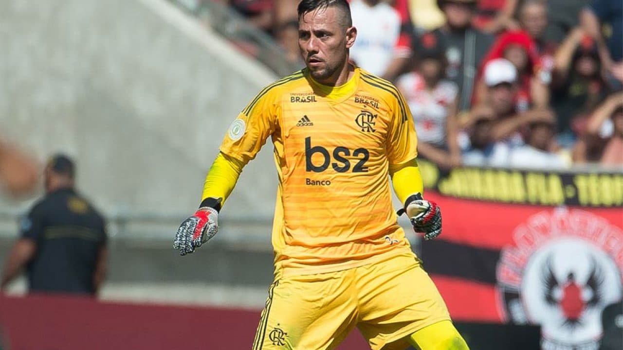 Goleiro pode ser o substituto de Diego Alves na meta rubro-negra