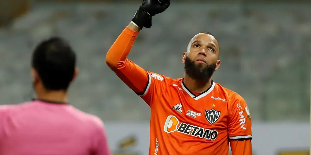 Goleiro revelou bastidores após o primeiro tempo de apagão do Galo
