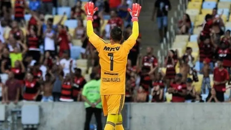 Goleiro rubro-negro vive indefinição para o ano que vem