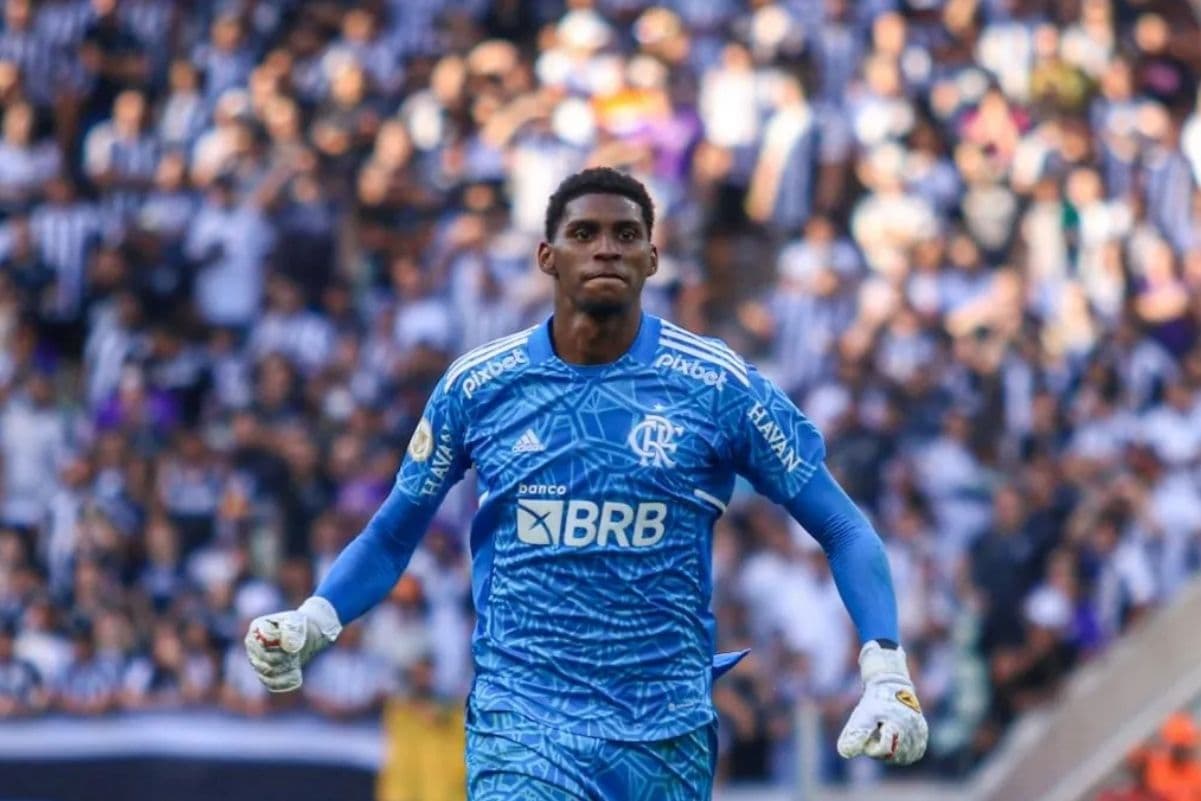 Goleiro 'sumiu' das redes sociais após falhar contra o Ceará, mas fez pronunciamento