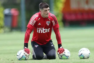 Goleiro tem sido contestado pela torcida por falhas consecutivas em jogos importantes da equipe