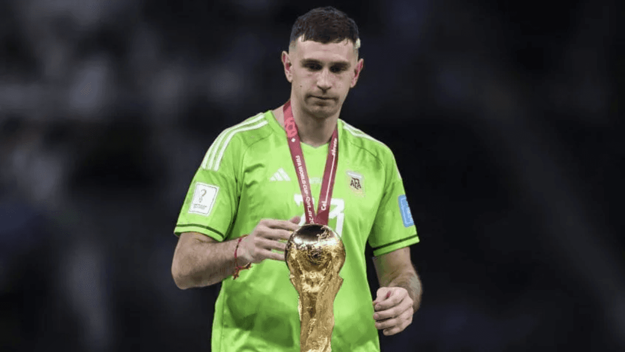 Goleiro tirou sarro do atacante francês durante as comemorações pelo título da Copa do Mundo