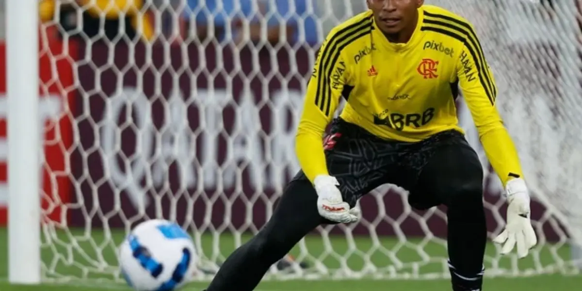 Goleiro vem falhando e demonstrando insegurança; Ajax monitora situação de Hugo