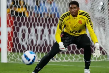 Goleiro vem falhando e demonstrando insegurança; Ajax monitora situação de Hugo