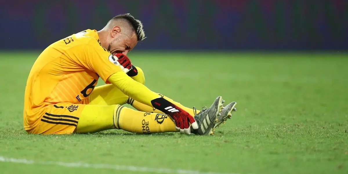 Goleiro vive má fase logo após sua renovação