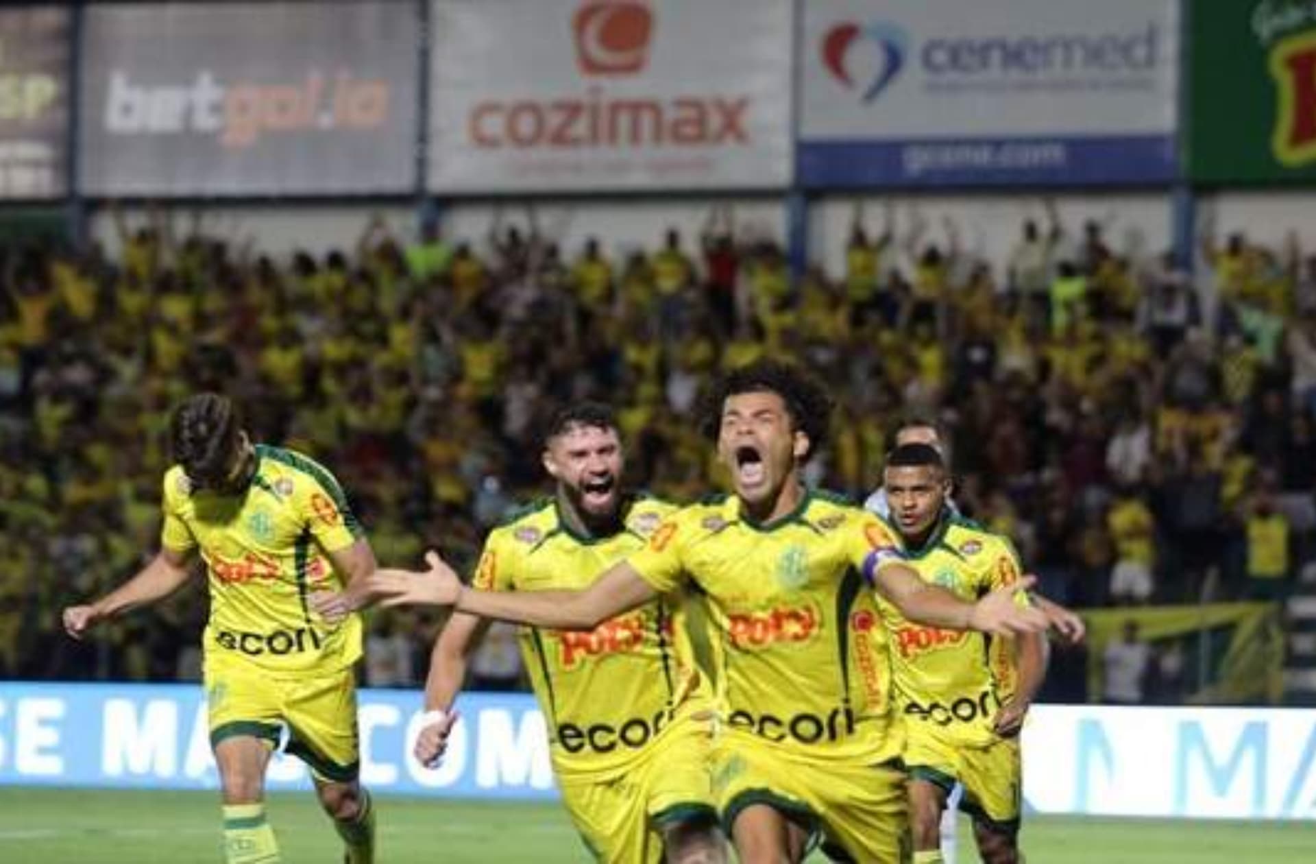Grande jogo de futebol teve direito a duas viradas