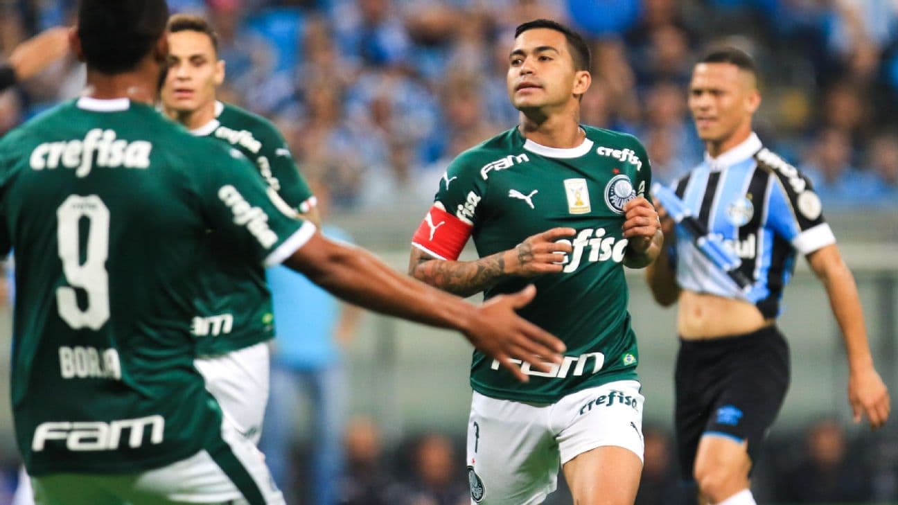 Grêmio deve perder boa parte de seu time após rebaixamento para a Série B do Campeonato Brasileiro