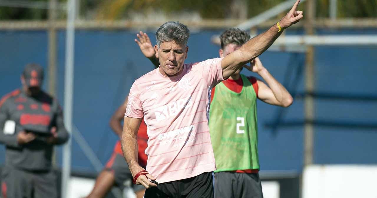 Hashtag que pede demissão de Renato Portaluppi domina as redes sociais a três dias da final da Libertadores