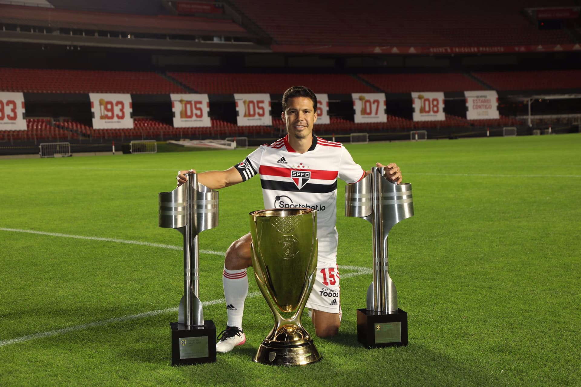 Hernanes não é mais jogador do São Paulo