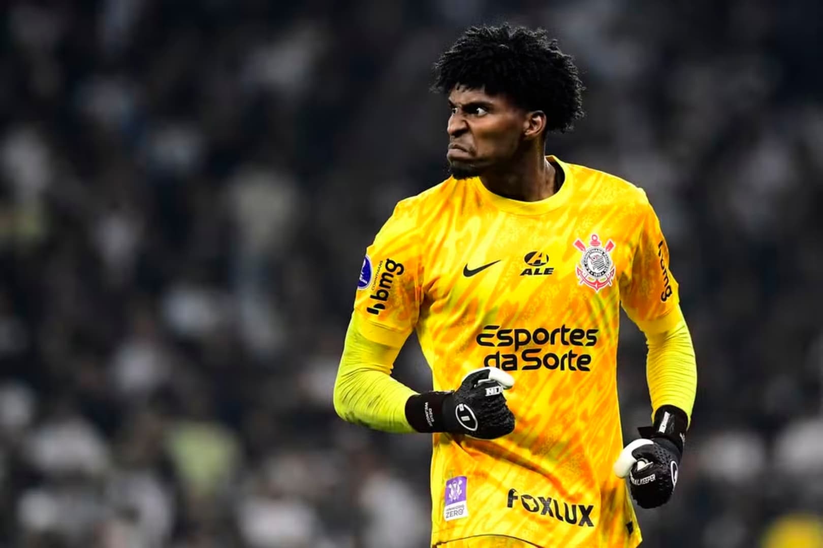 Hugo Souza em ação pelo Corinthians. Foto: Marcelo Zambran/Agif