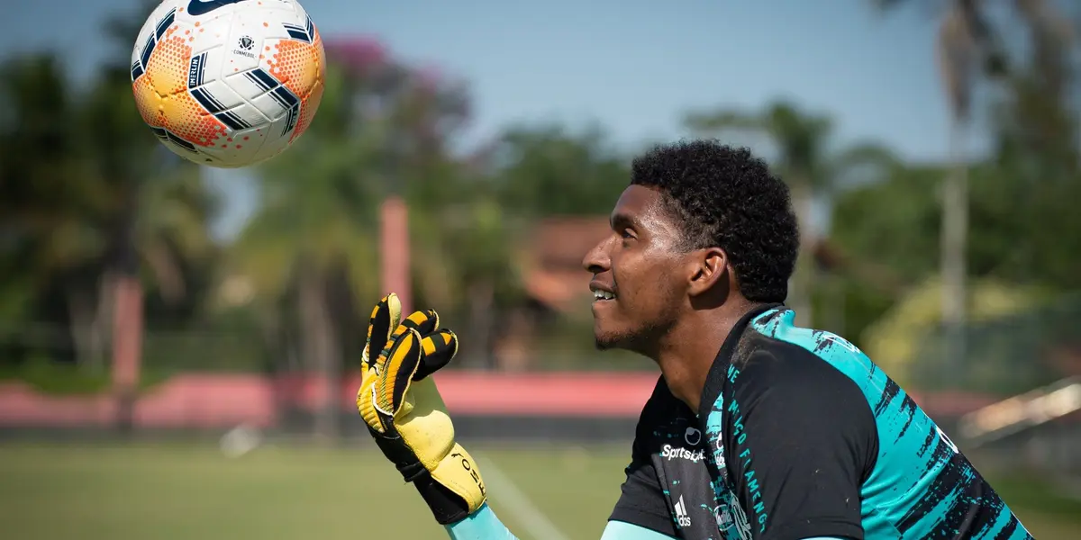 Hugo Souza está fora do jogo contra o Atlético-MG