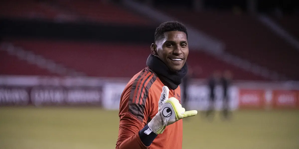 Hugo Souza perdeu muito espaço e pode sair do Flamengo