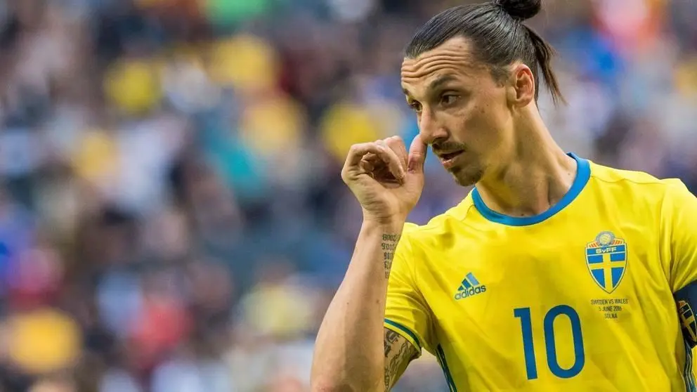 Ibrahimovic confessou que, se receber o telefonema do treinador da Suécia, vai avaliar o uso de amarelo novamente.