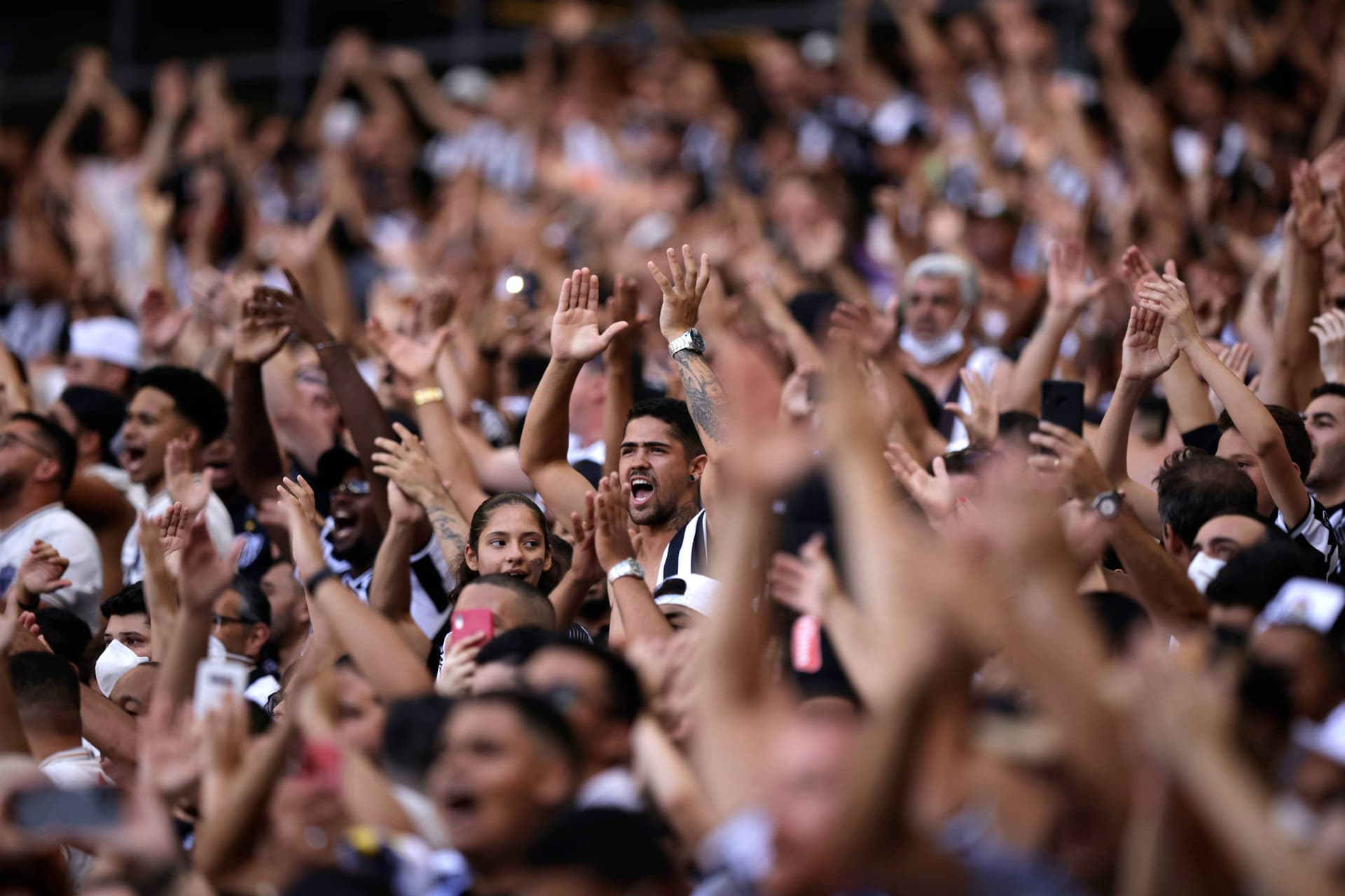 Idade e alto salário afastaram artilheiros do Verdão