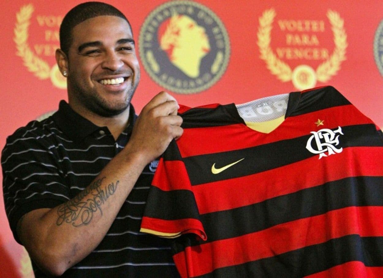 Ídolo do Rubro-Negro comentou sobre os bastidores do clube em 2009
