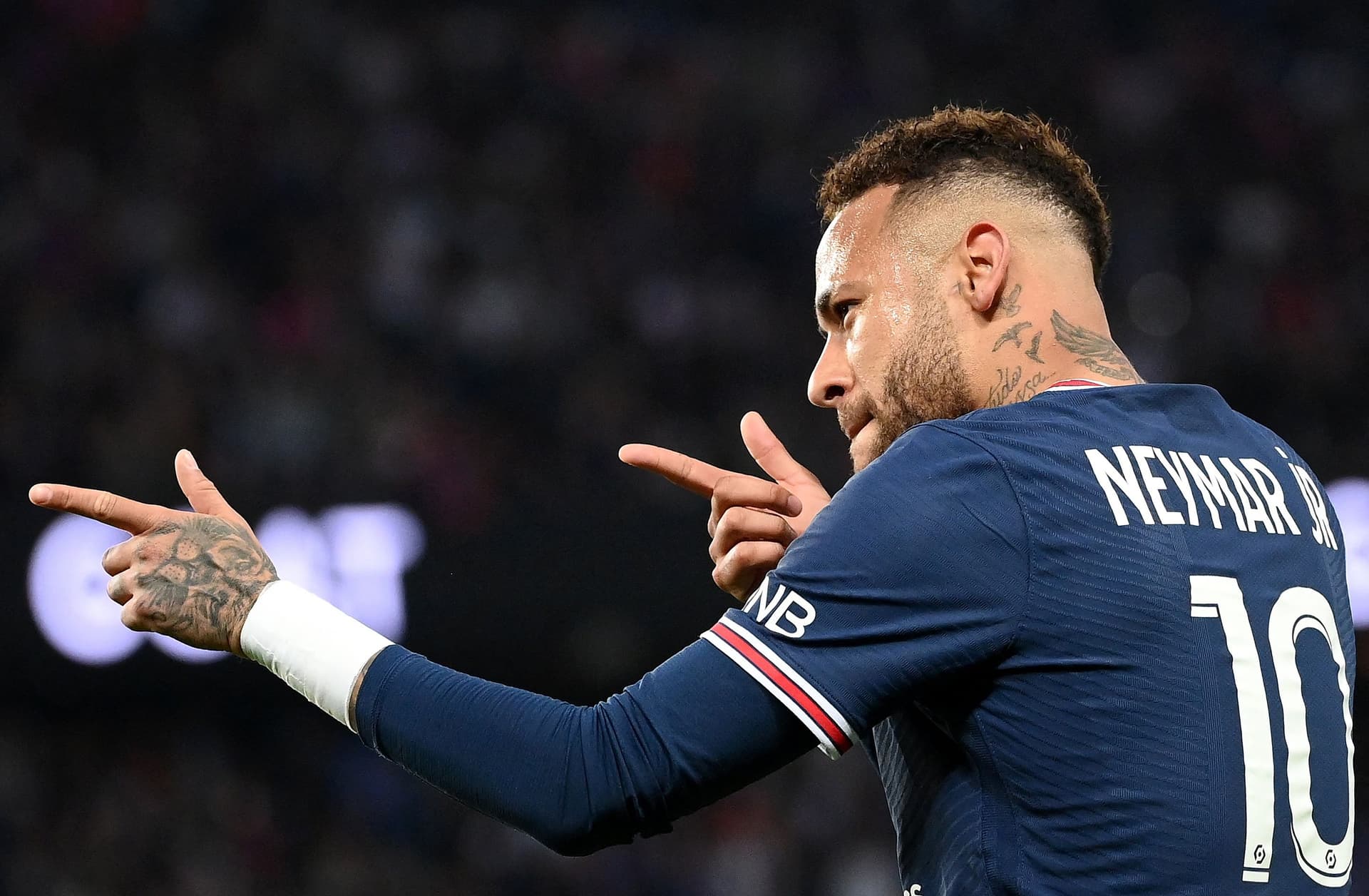 Ídolo de Real Madrid e Internazionale ficou ao lado de Neymar após manifestações políticas