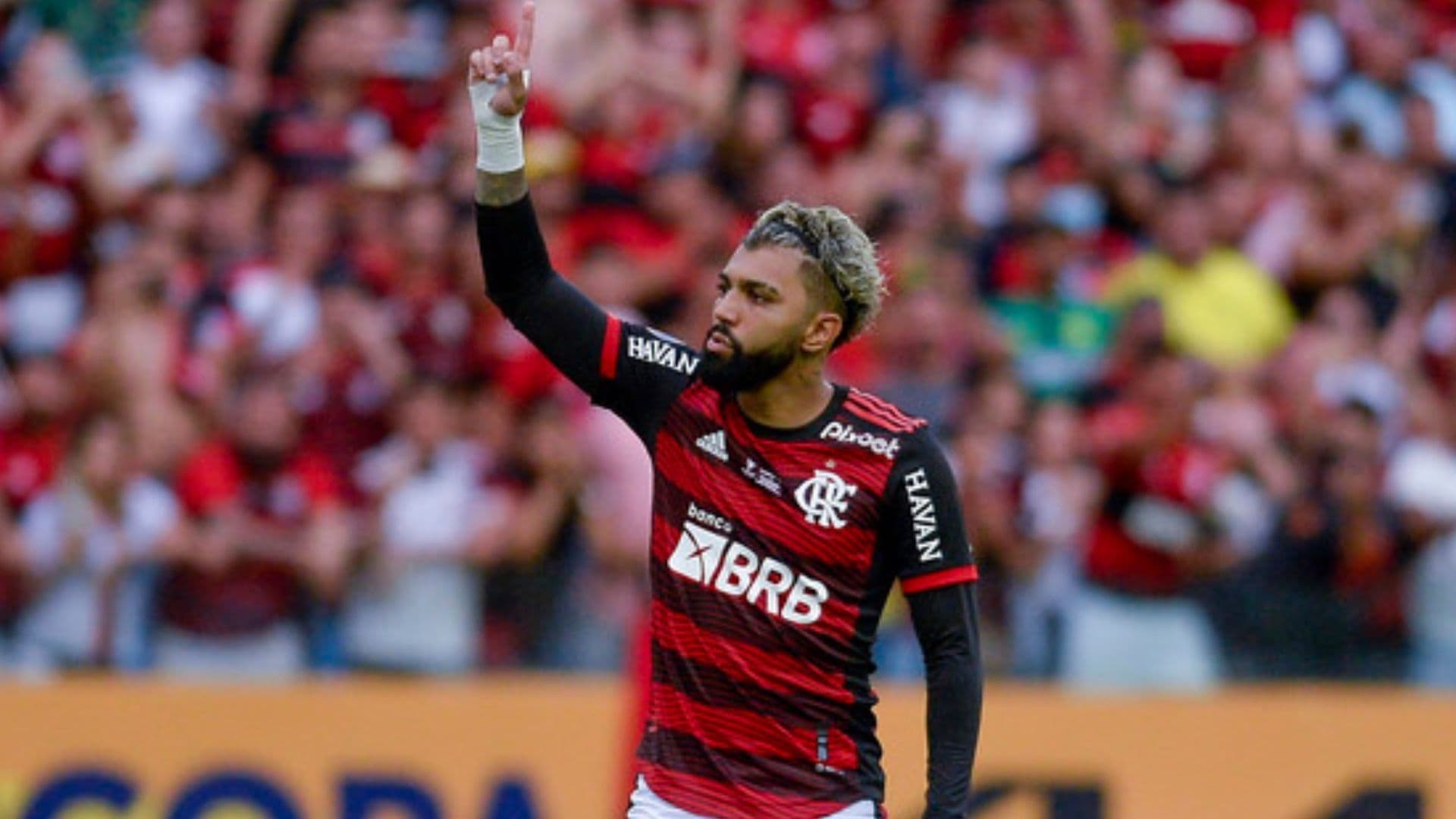 Imagens de Gabigol participando de provocação a Tite chegaram na concentração da CBF, na Itália