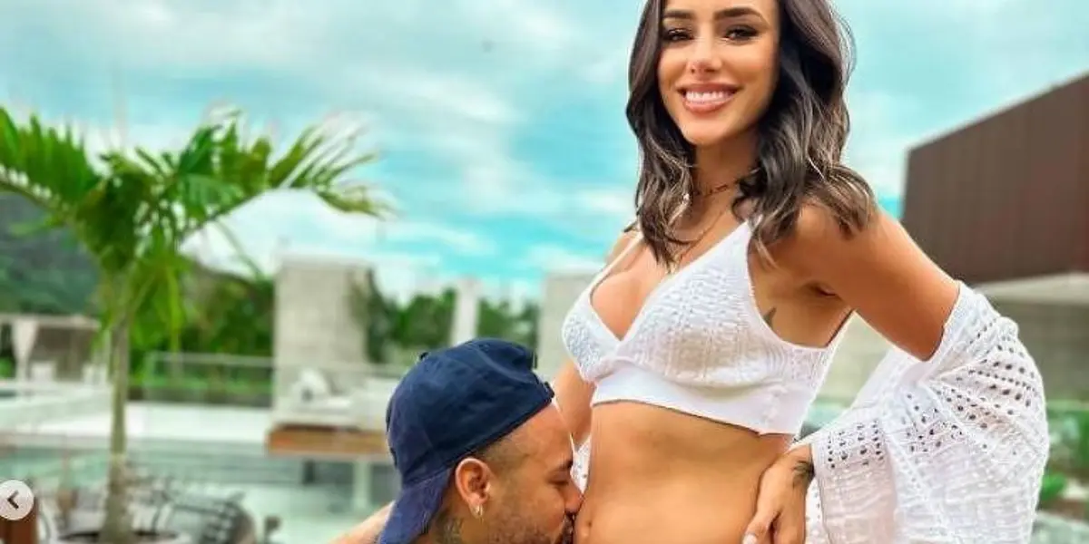 Influencer está grávida do jogador do Paris Saint-Germain