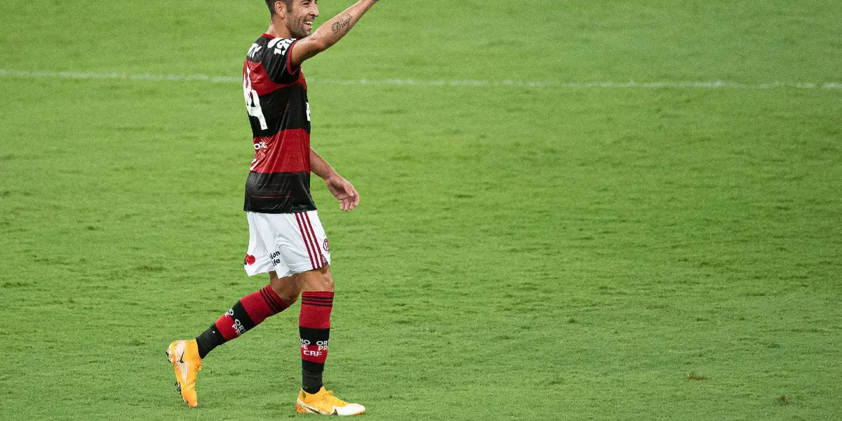 Isla estaria com a cabeça fora do Flamengo