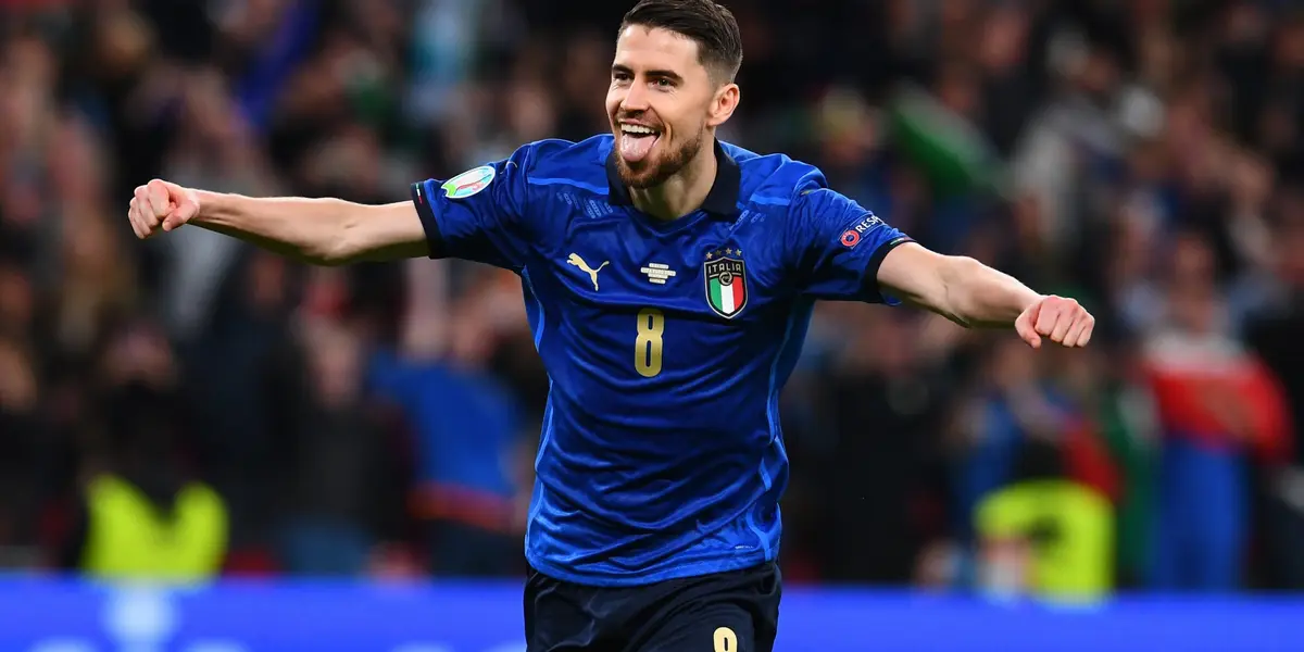 Itália e Inglaterra se enfrentam nesta quinta-feira, às 16h45. Jorginho, brasileiro naturalizado italiano será titular