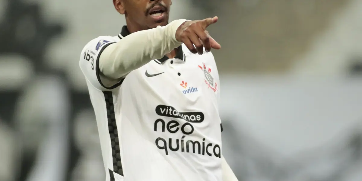 Jô foi atacado por “torcedores” do Corinthians