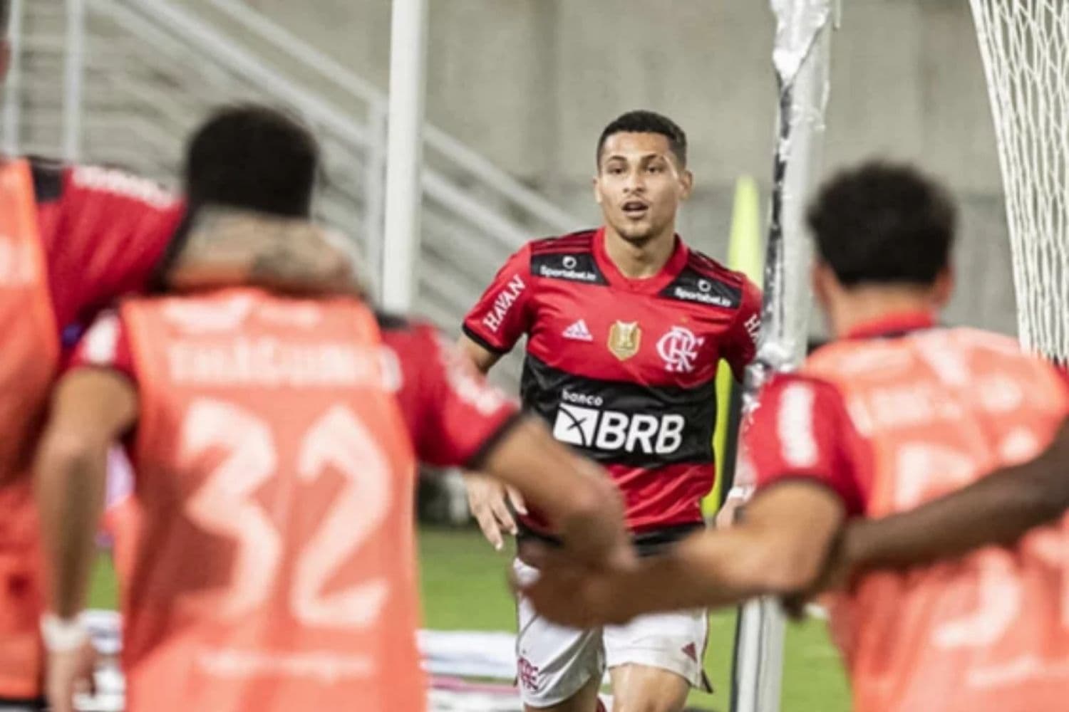João Gomes, que marcou o único gol da vitória diante do ABC pela Copa do Brasil, doou sua camisa após o jogo