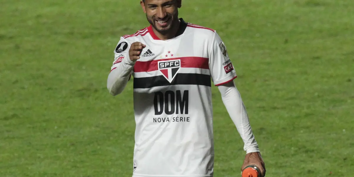 Joao Rojas conhece seu futuro no São Paulo