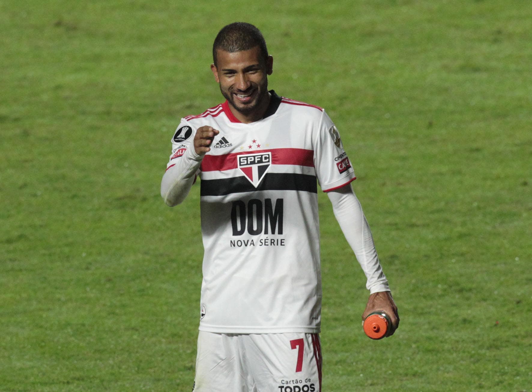 Joao Rojas conhece seu futuro no São Paulo