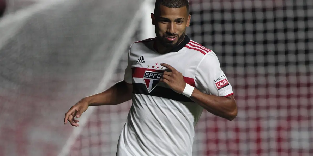 Joao Rojas ganhou nova chance no São Paulo em 2021, fez seu melhor, mas não o suficiente para convencer Rogério Ceni