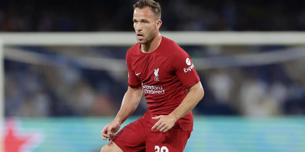 Jogador atuou poucos minutos na Inglaterra e será devolvido aos italianos