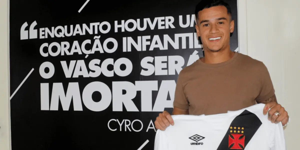 Jogador brasileiro está no Aston Vila