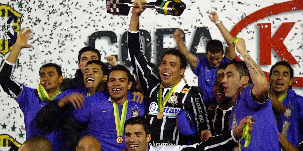 Jogador brilhou com a camisa do Corinthians e jogou com Ronaldo Fenômeno