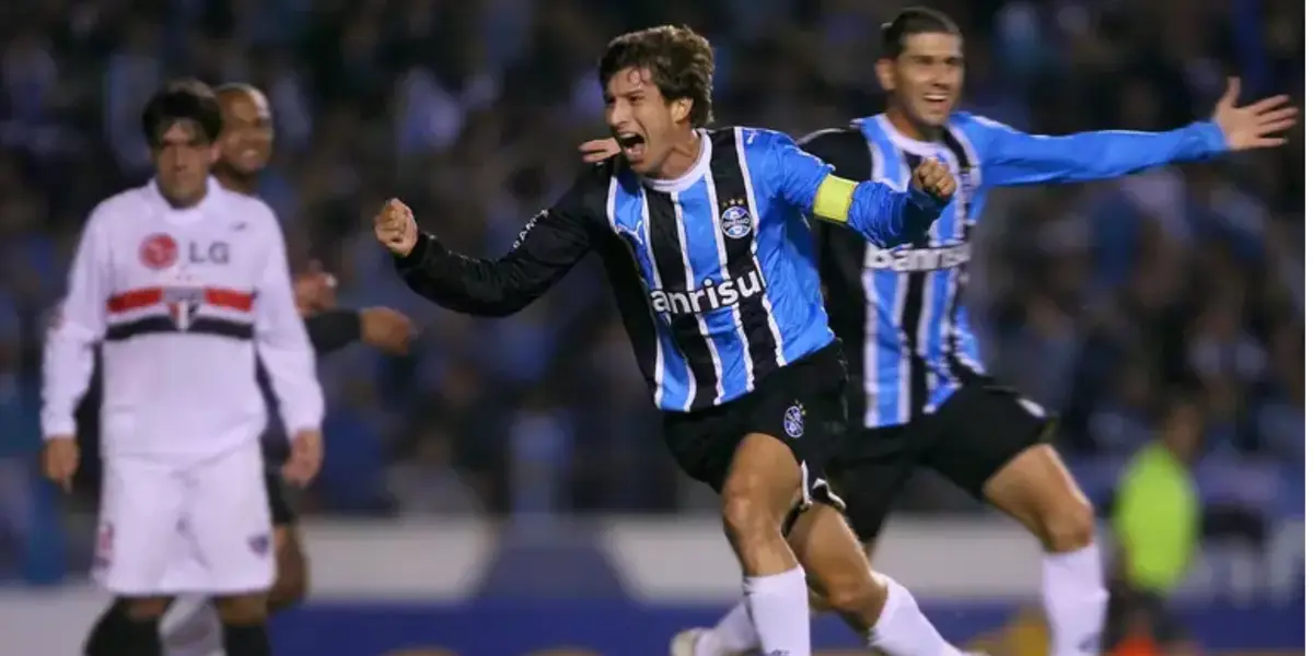 Jogador brilhou pelo Grêmio