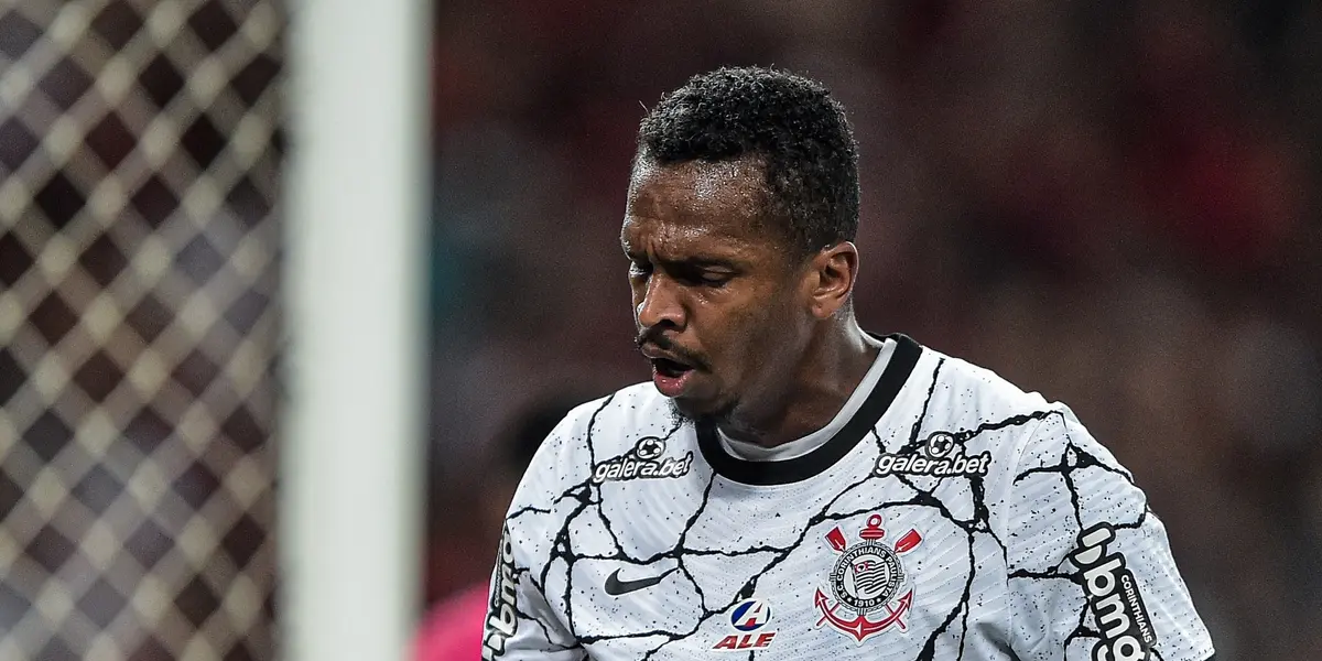 Jogador caiu de paraquedas nas polêmicas que cercam Douglas Costa