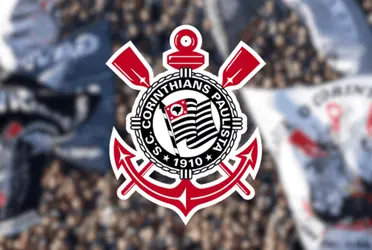 Jogador chegou ao país para realizar exames médicos e assinar seu contrato