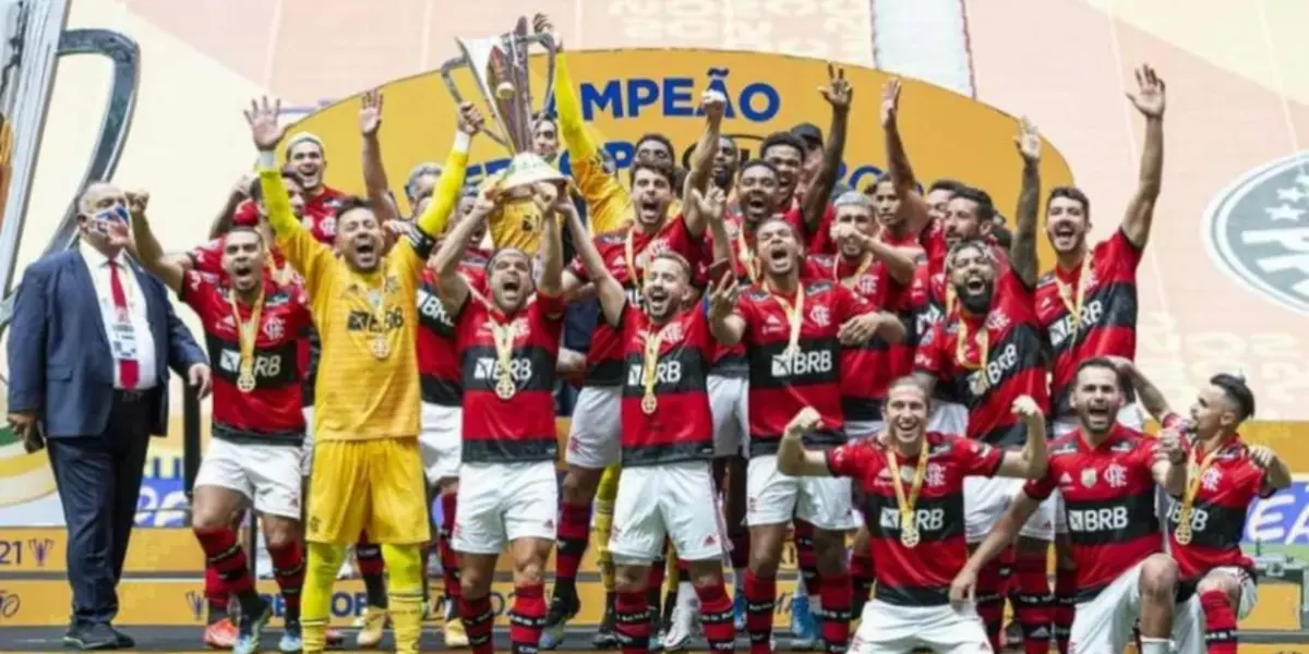 Jogador chegou a defender a Seleção Brasileira e foi campeão no rubro-negro carioca
