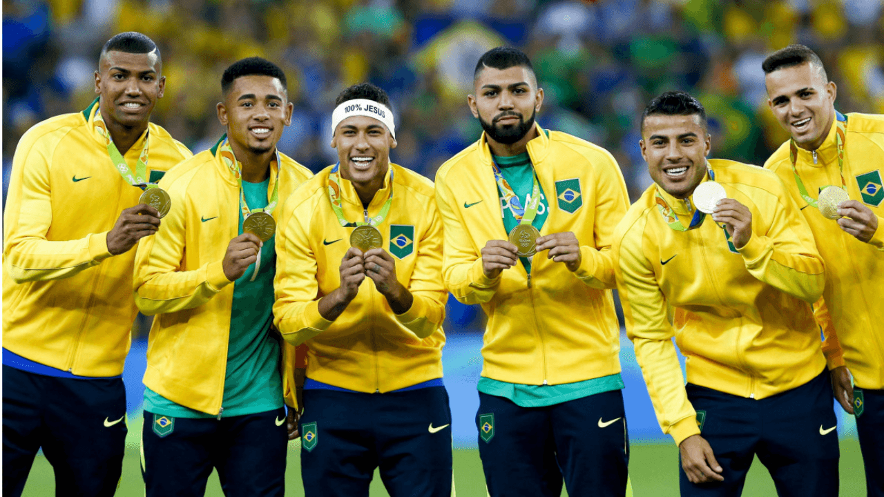 Jogador chegou a estar perto de retorno ao Brasil, mas acabou permanecendo na Europa