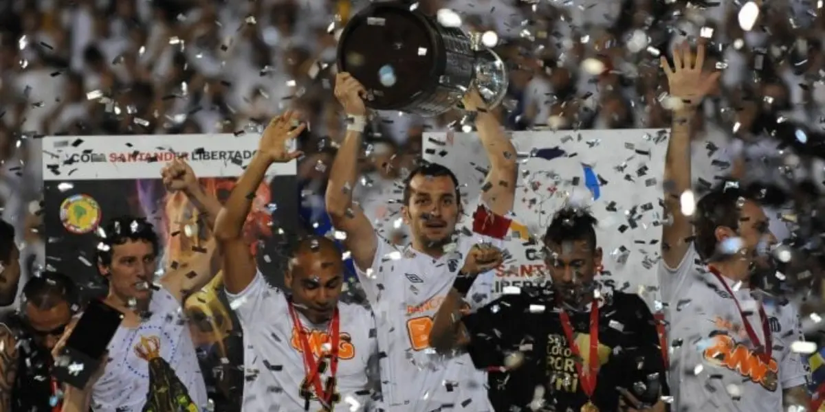 Jogador conquistou a Libertadores pelo Santos e pode voltar ao clube