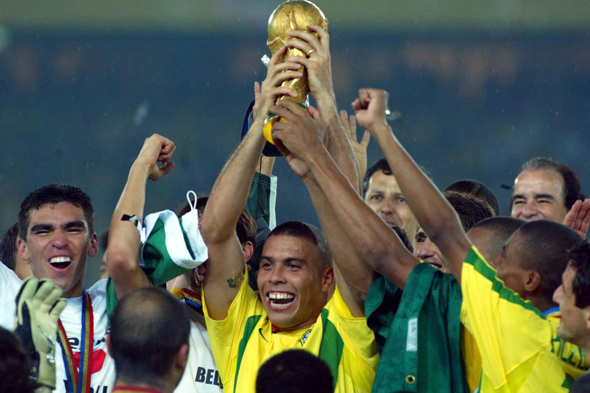 Jogador conquistou o mundo pela seleção e por clubes