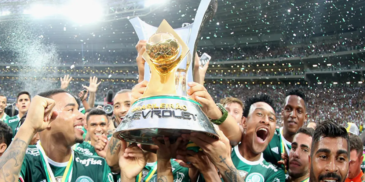 Jogador conquistou título por dois gigantes do futebol brasileiro