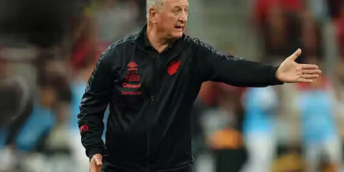 Jogador costuma ser utilizado por Scolari no Athletico, mas não irá para a Copa do Mundo por seu país