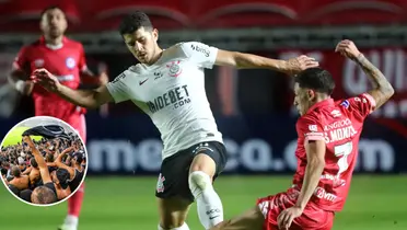 Jogador de Corinthians e Argentinos Jr disputam pela bola