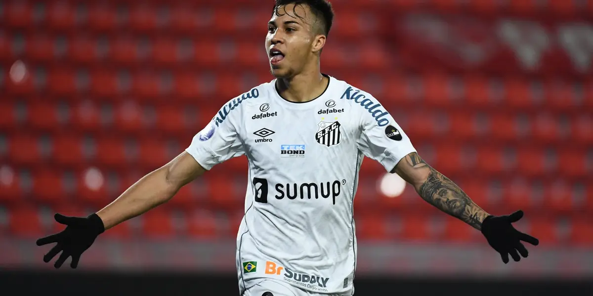 Jogador deixou o clube na última janela de transferências