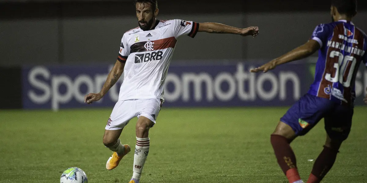 Jogador deixou de ser relacionado para jogo e foi flagrado em balada